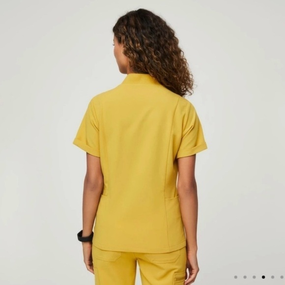 NWT Figs Limited Edition Inala Slim Notch Collar Scrub Top Gold XXS - Picture 2 of 16